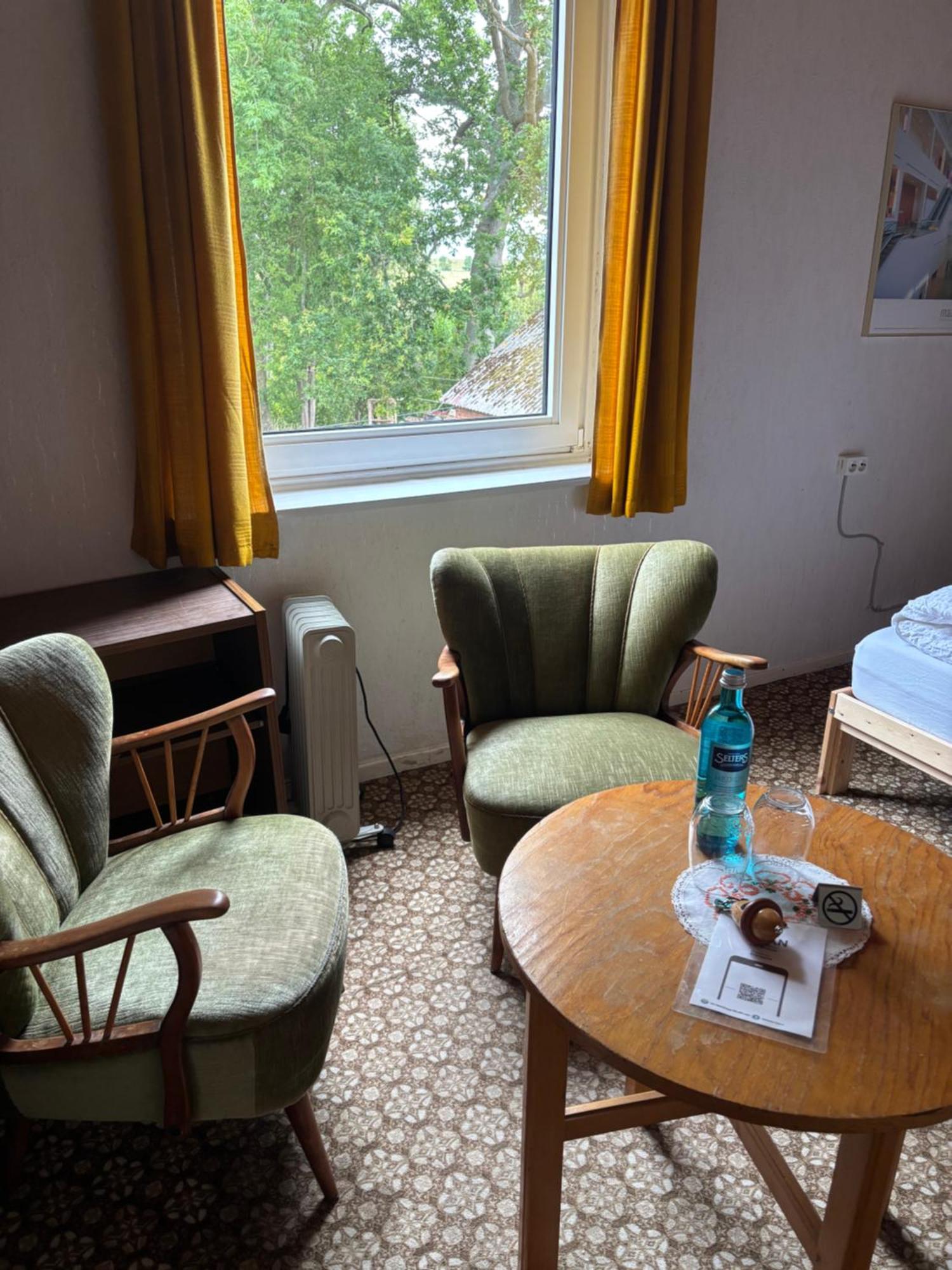 Doppelzimmer mit Gartenblick