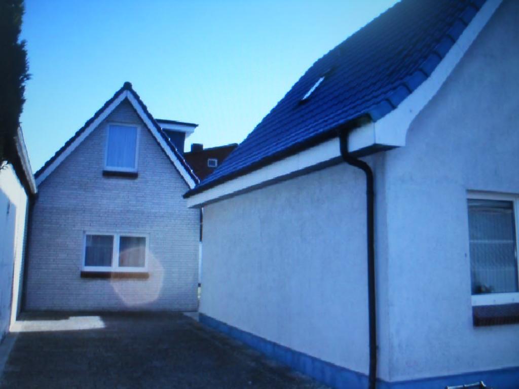 One-Bedroom House,766342132:JPEG