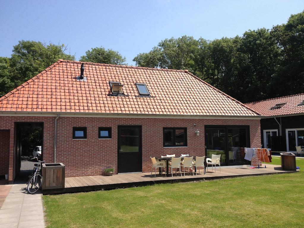 Three-Bedroom House,1255795468:JPEG