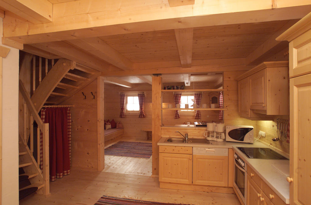 Chalet Balcony,247236357:JPEG