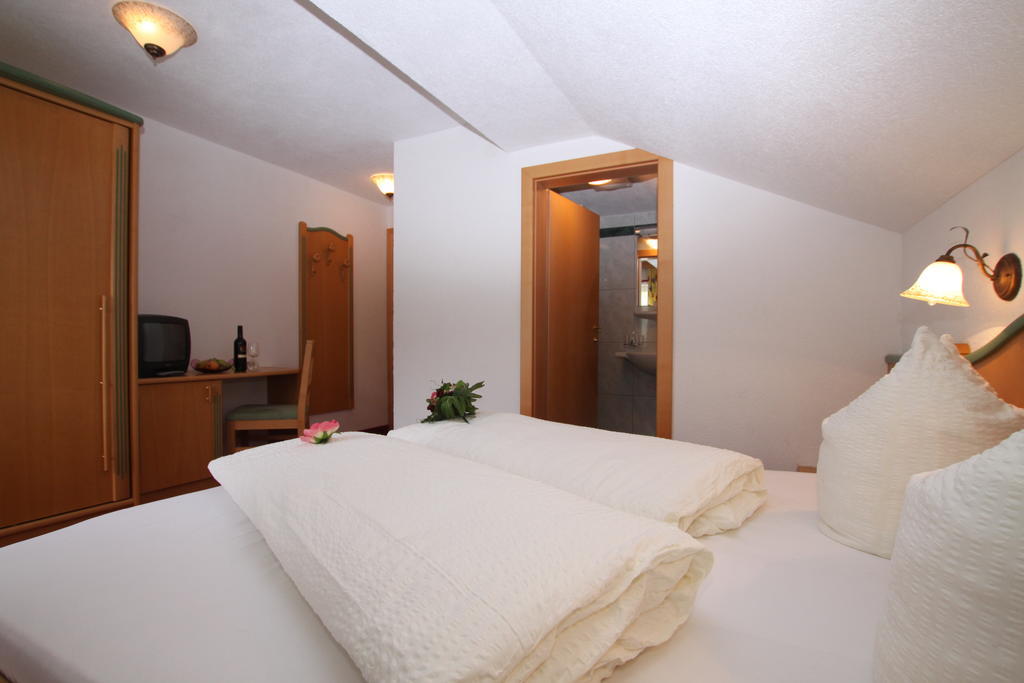 Double Room,247378881:JPEG