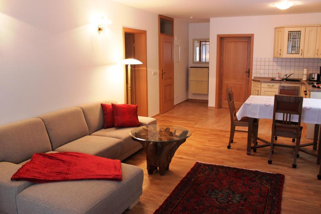 Two-Bedroom Apartment,28160987:JPEG