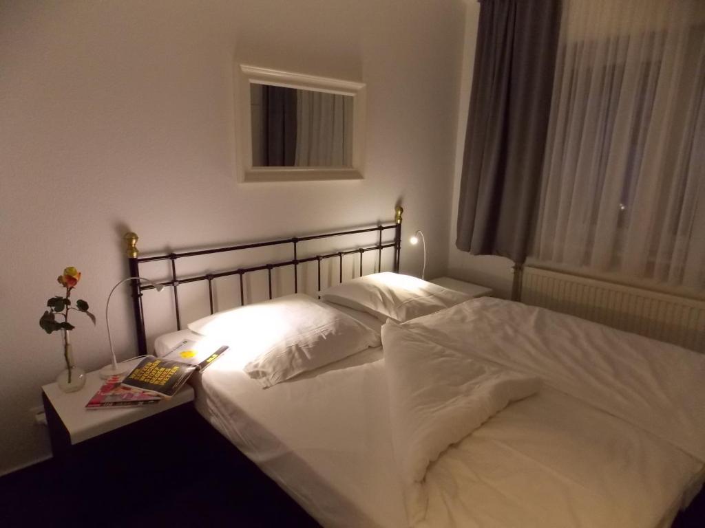 Two-Bedroom Apartment,28557347:JPEG