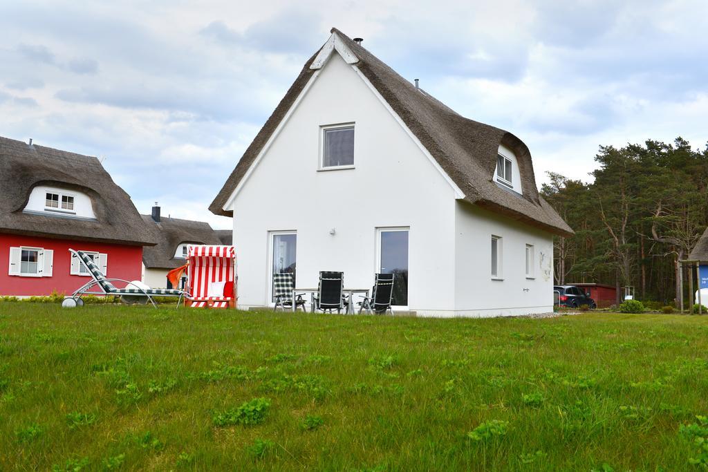 Three-Bedroom House,324711637:JPEG