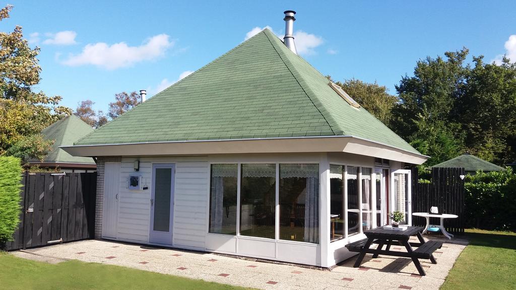 Bungalow,323547388:JPEG