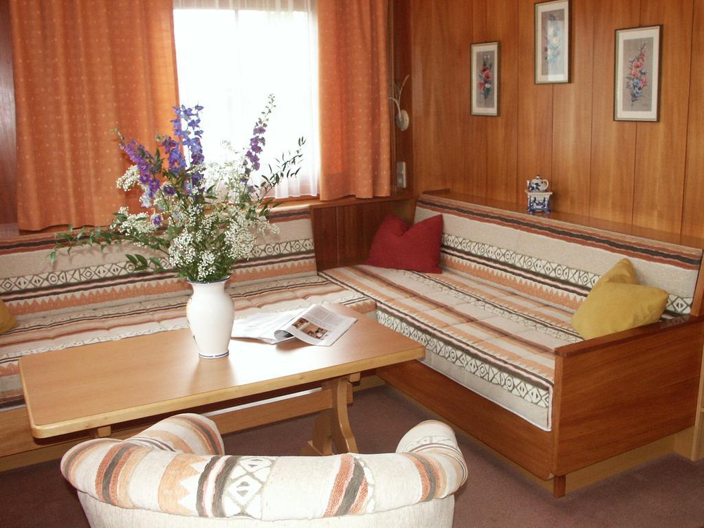 One-Bedroom House,324225025:JPEG