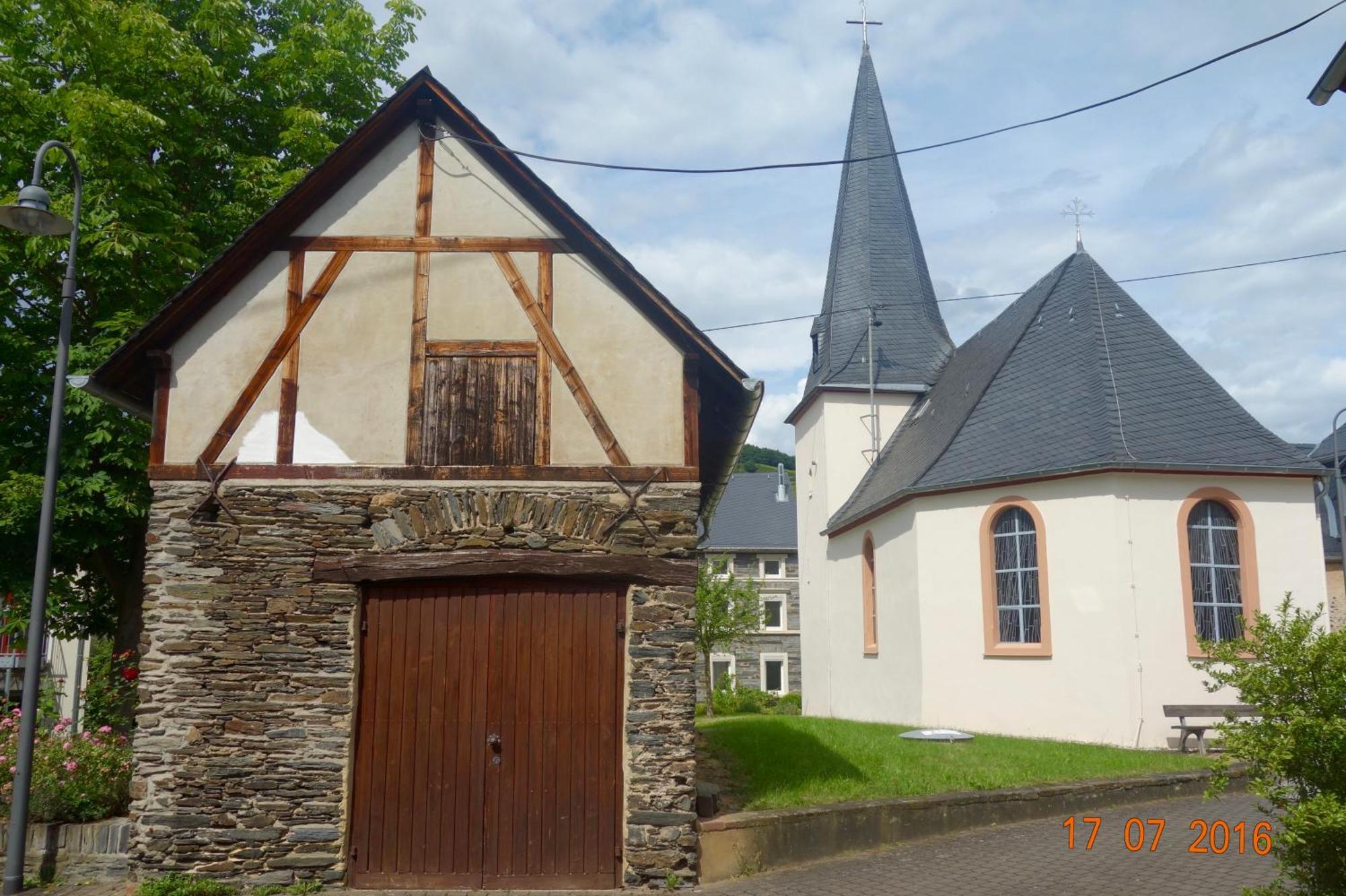 Holiday Home,329933113:JPEG