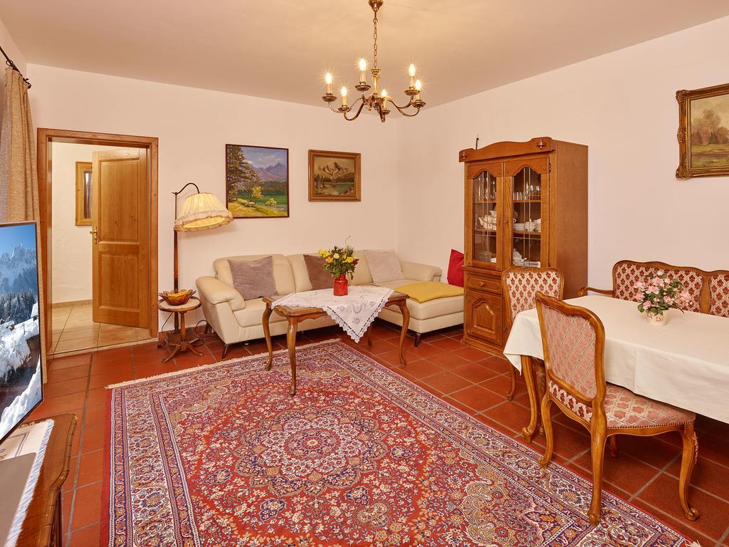 Holiday Home,393076908:JPEG