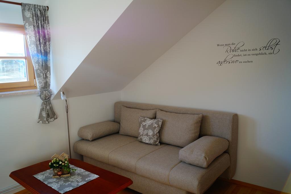 Family Room Balcony,371626069:JPEG