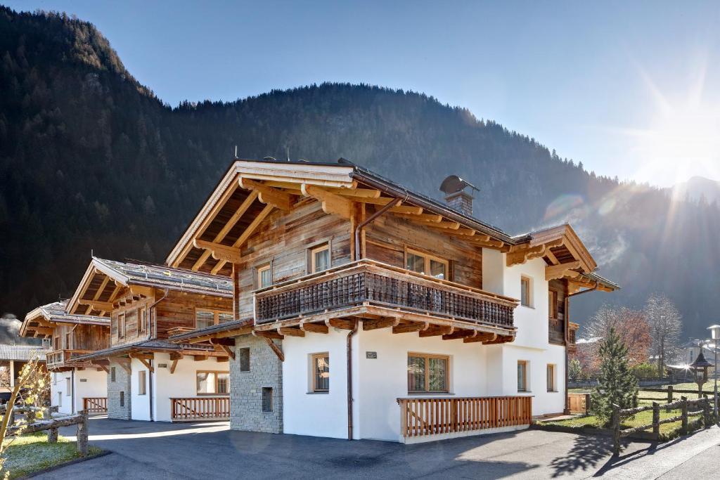 Superior Chalet,27799940:JPEG