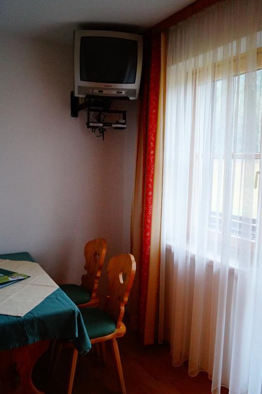 Family Room Balcony,371626072:JPEG