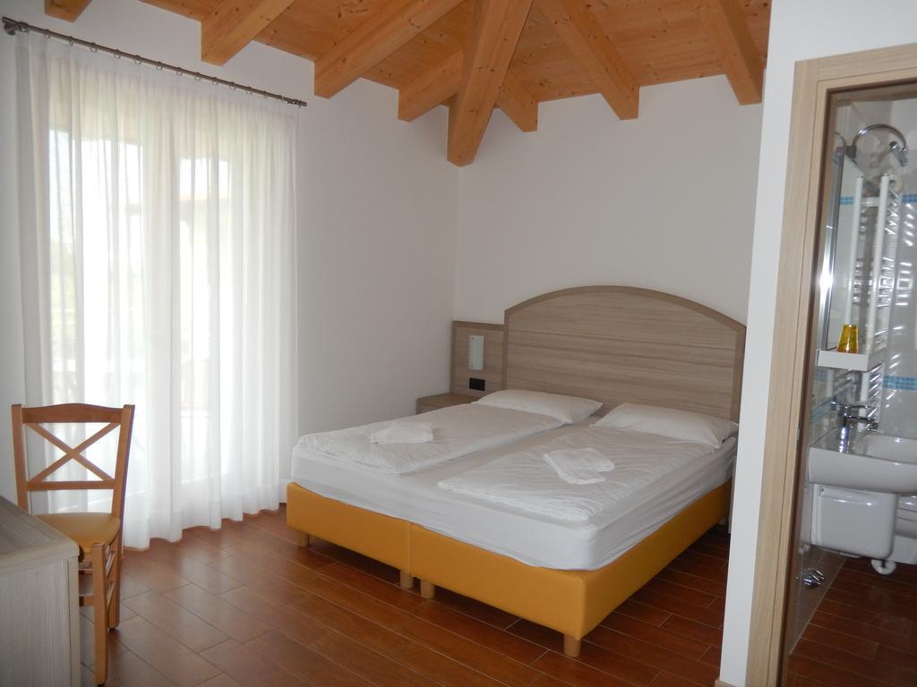 Twin or Double Room,382453279:JPEG
