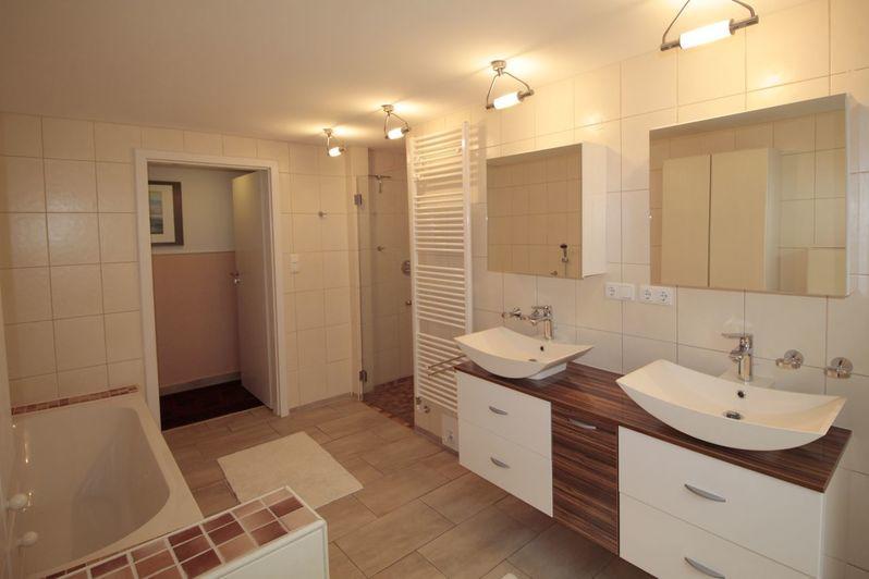 Three-Bedroom House,386980303:JPEG
