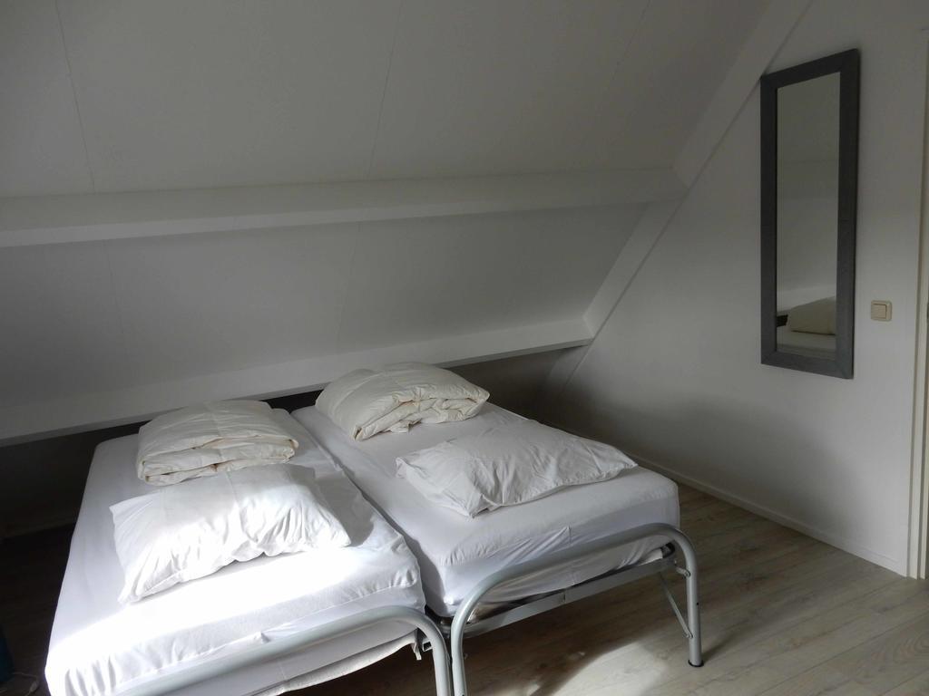 Three-Bedroom House,946272460:JPEG