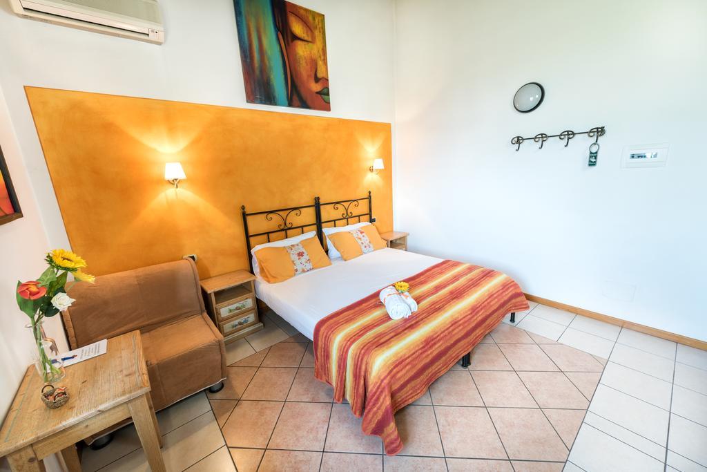 Double or Twin Room,402658671:JPEG