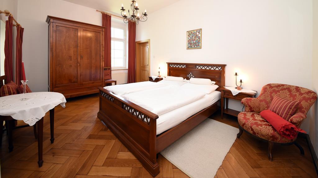 Three-Bedroom Apartment,411066129:JPEG