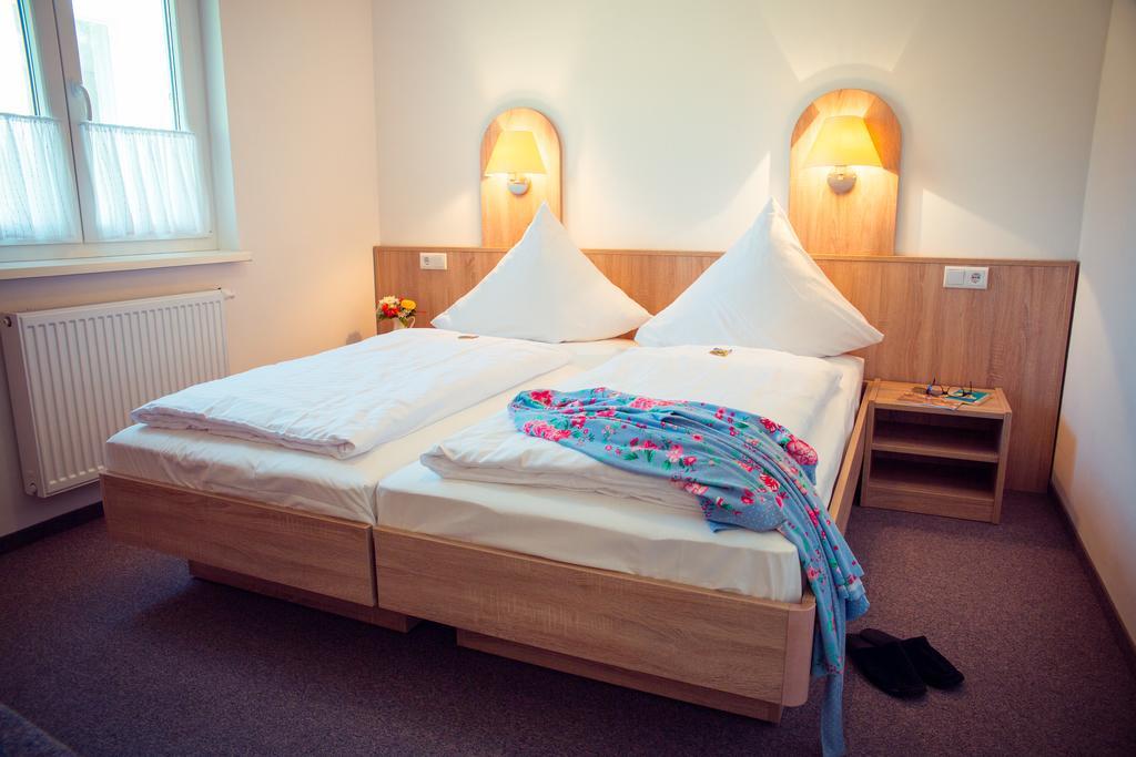 Holiday Home,411563661:JPEG