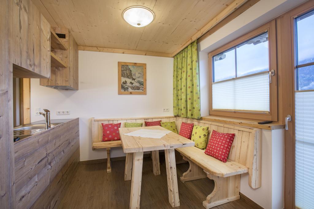 One-Bedroom House,443842434:JPEG