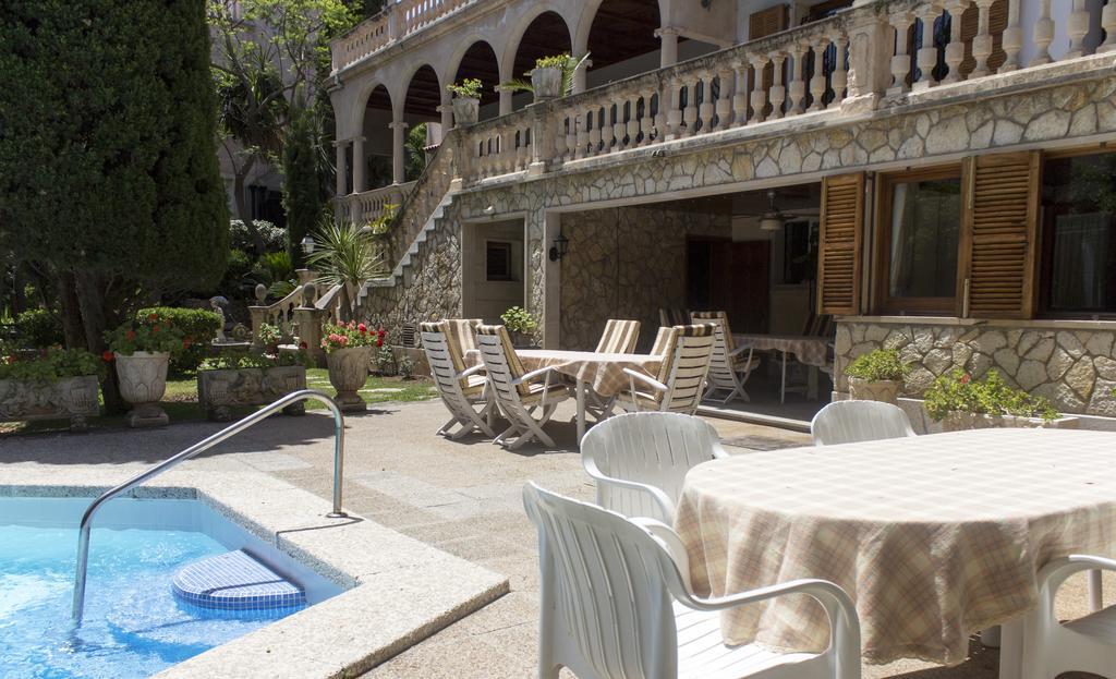 Six-Bedroom House,444761511:JPEG