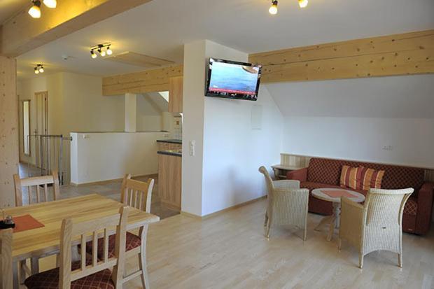 Apartment Attic,1580736461:JPEG
