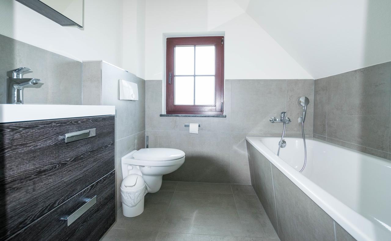 Holiday Home - Category V,1555171237:JPEG