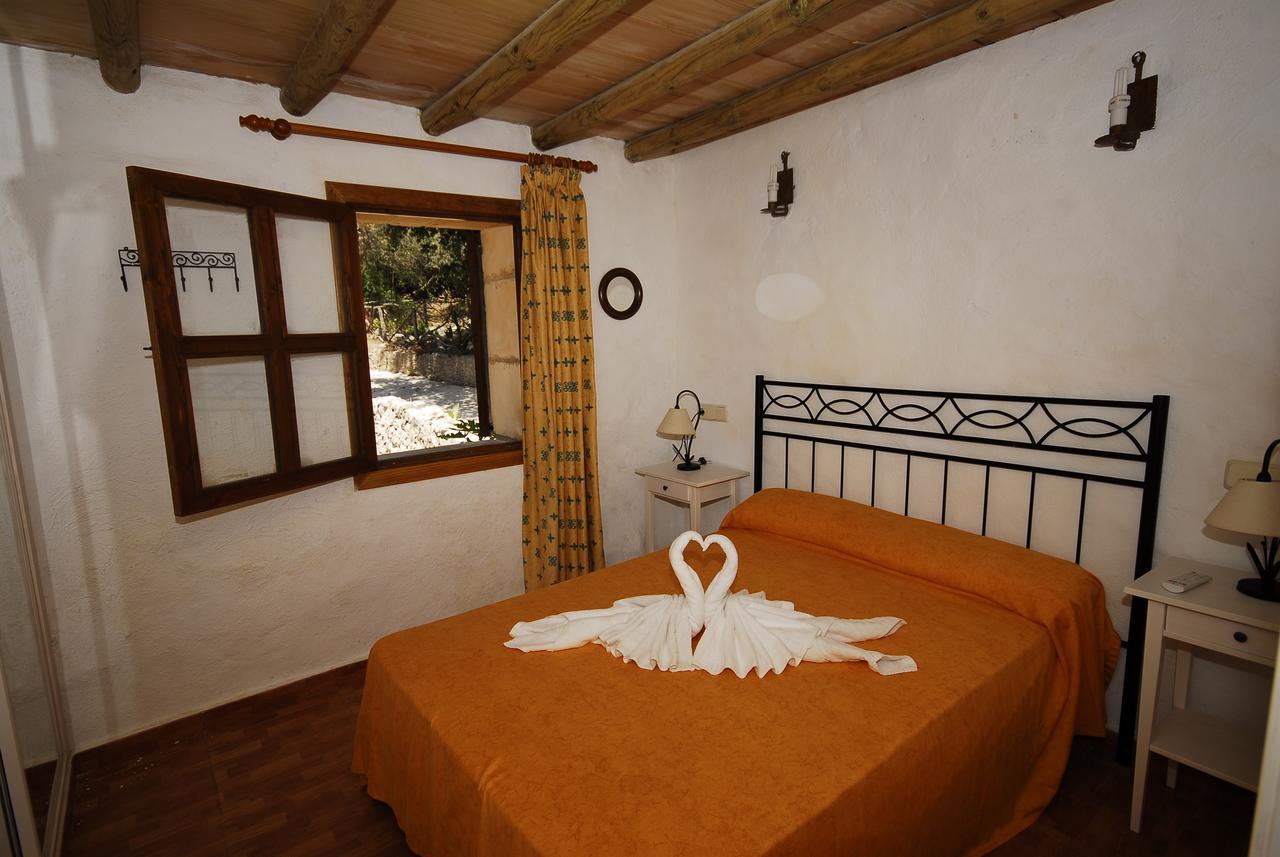 One-Bedroom Apartment,1589543509:JPEG