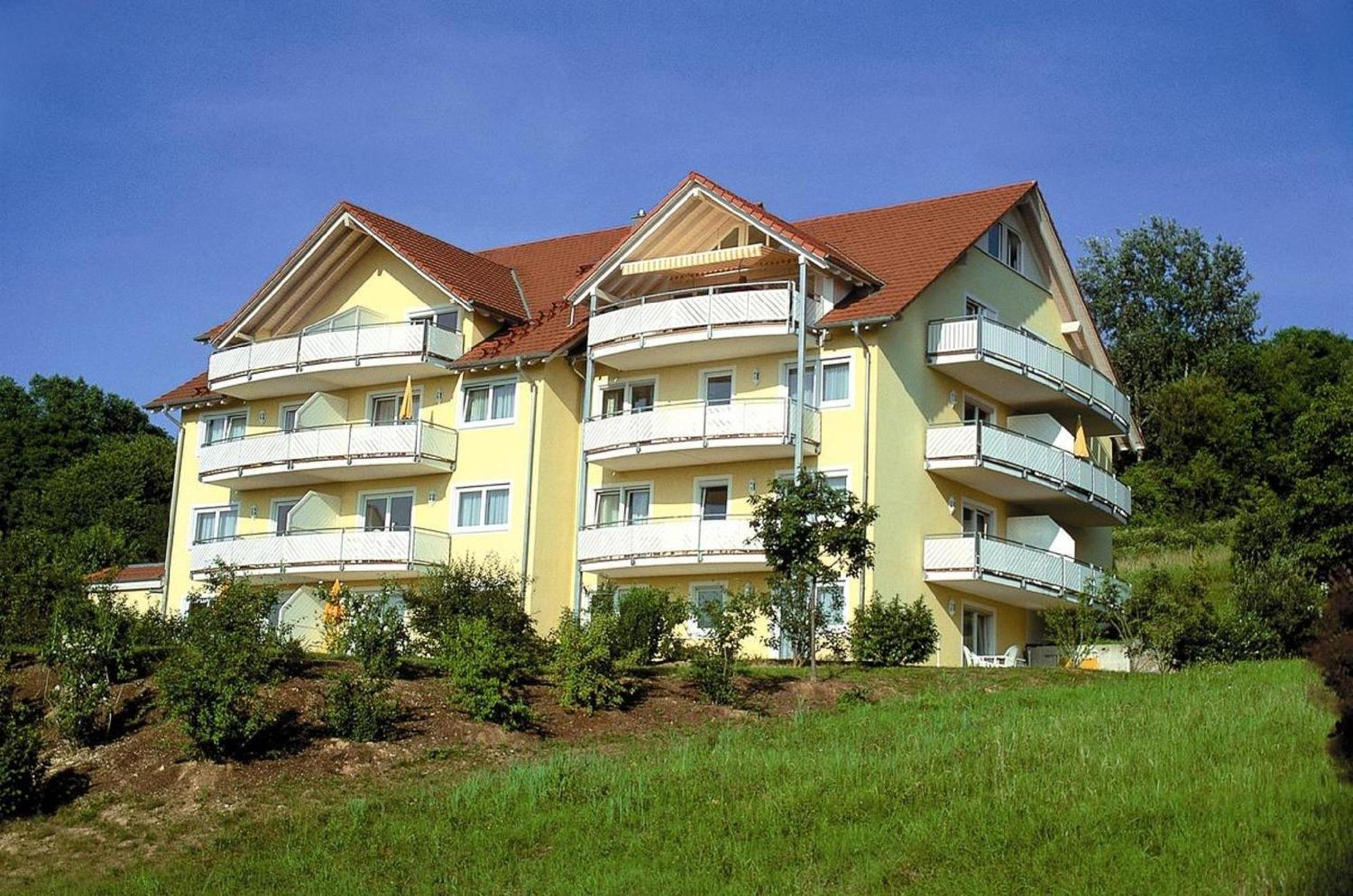 Two-Bedroom Apartment,136826988:JPEG