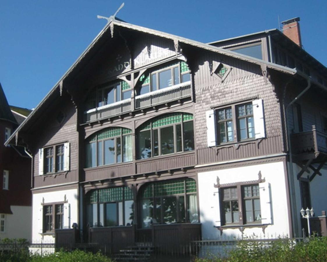 Two-Bedroom Apartment Balcony,1388585390:JPEG