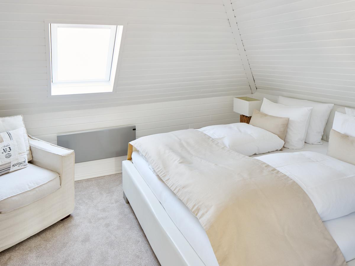 Three-Bedroom Holiday Home with Terrace and Garden,901061875:JPEG