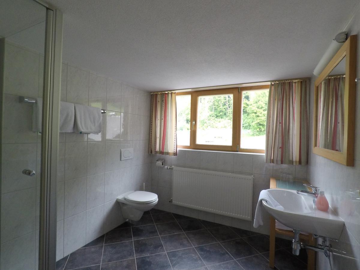 Family Room with Roof Slope,653065671:JPEG