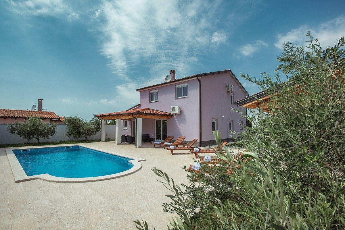 Four-Bedroom Holiday Home,667986165:JPEG