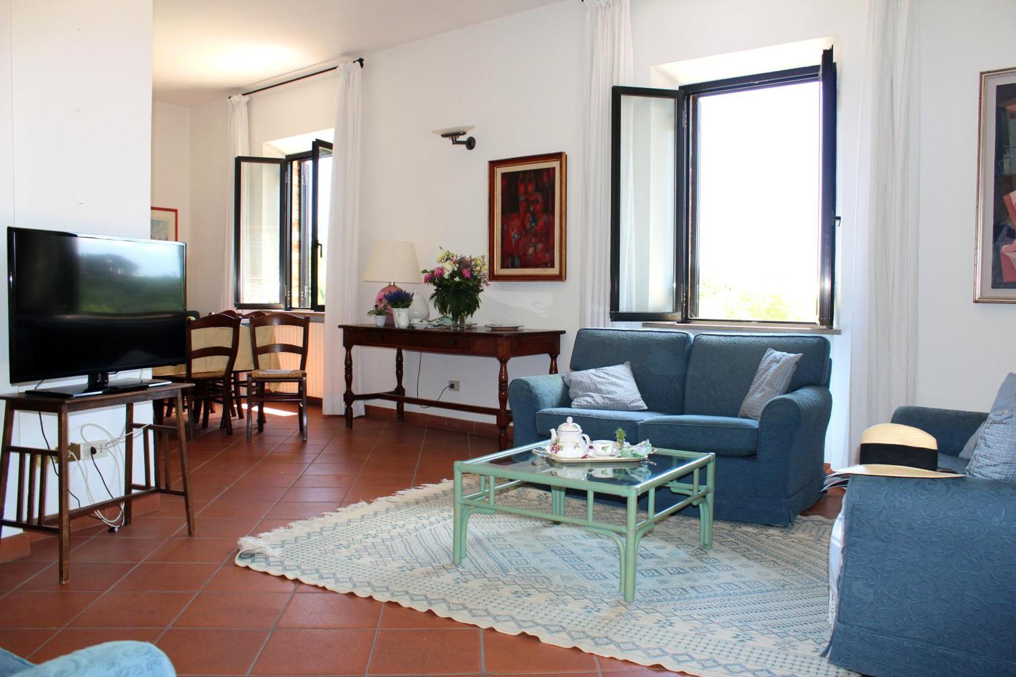 Three-Bedroom Apartment Split Level,227847929:JPEG