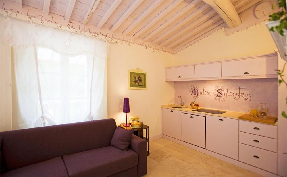 Superior Family Room,719875084:JPEG