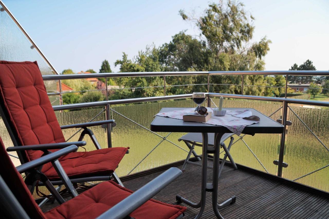 Two-Bedroom Apartment Balcony,721902607:JPEG