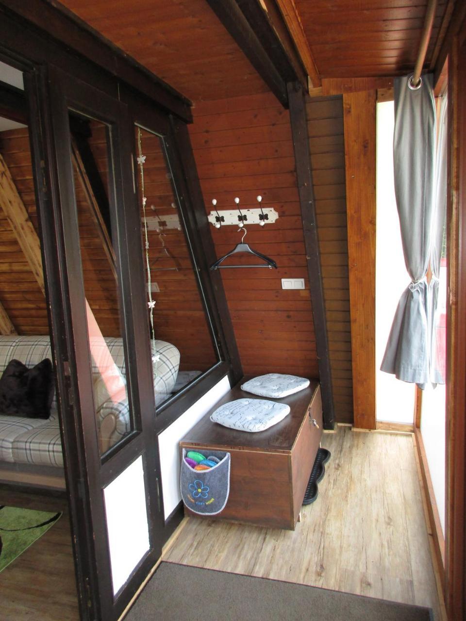 Holiday Home,724371145:JPEG