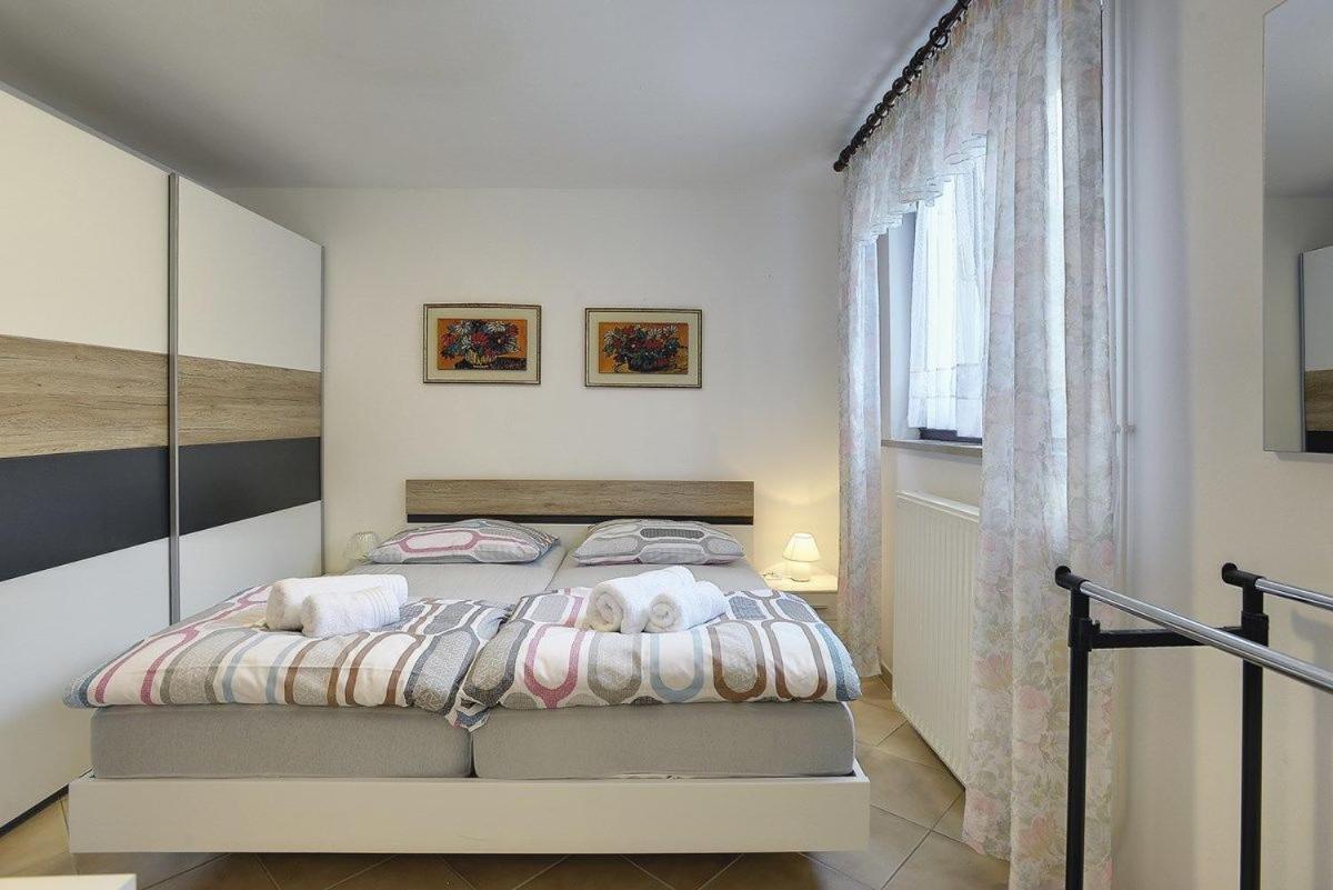 Seven-Bedroom Holiday Home,1584745877:JPEG