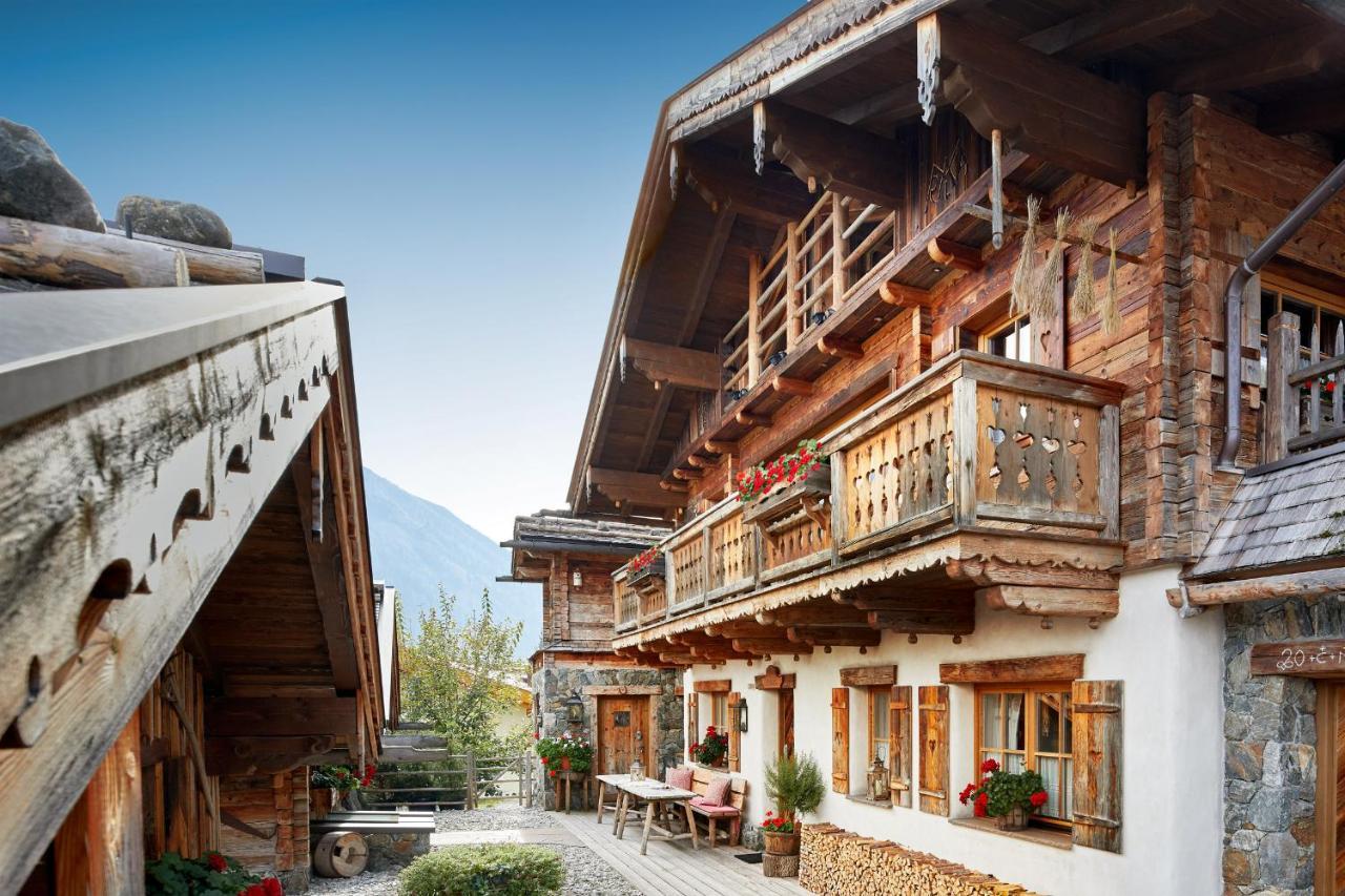 Chalet,752227772:JPEG
