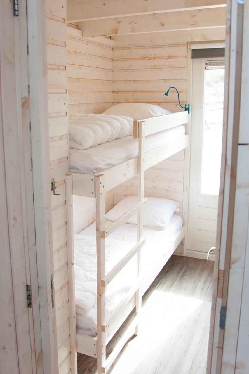 Three-Bedroom House,761227280:JPEG