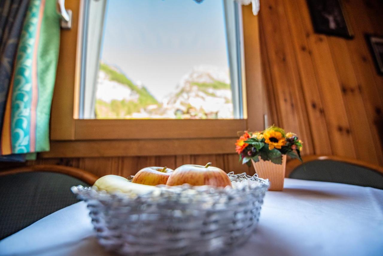 Twin Room with Shared Bathroom,1498783963:JPEG