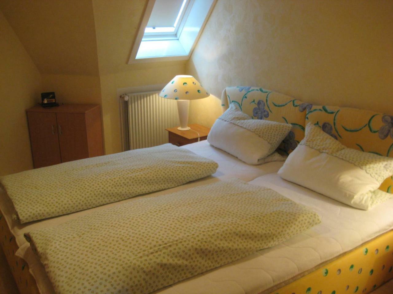 One-Bedroom Apartment with Balcony (4 Adults),777307717:JPEG