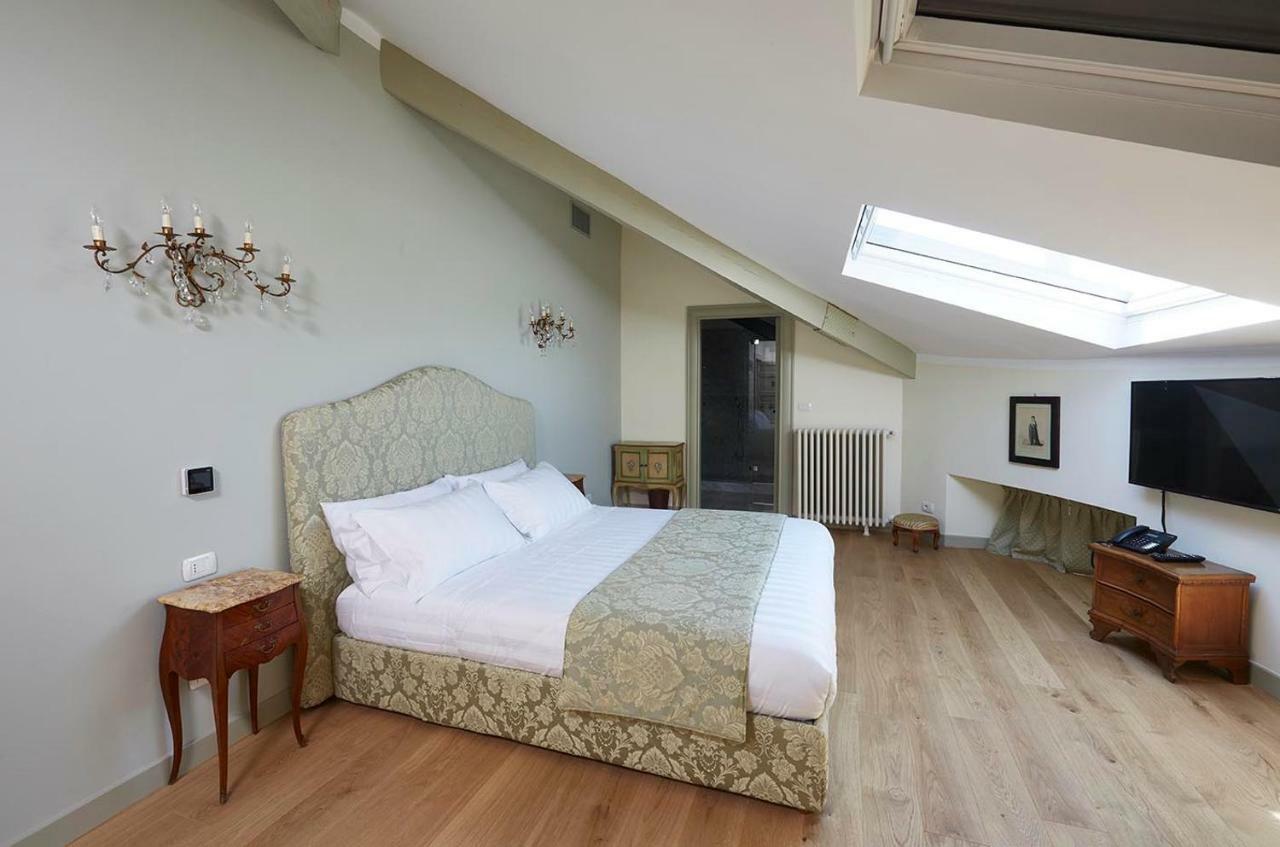 Deluxe Double Room,798362580:JPEG