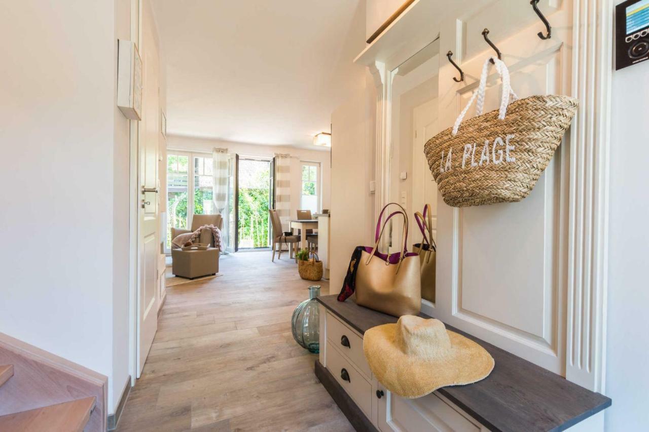 Holiday Home,811533471:JPEG