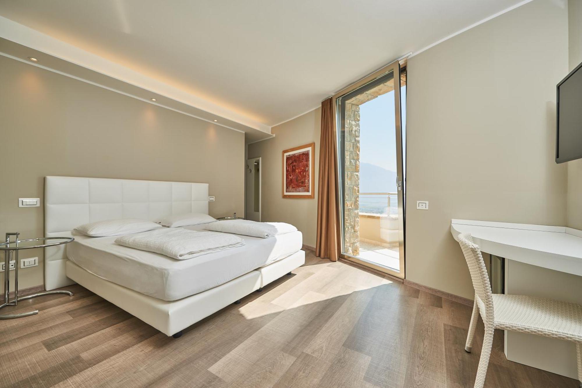 Deluxe Double or Twin Room Balcony,1567147280:JPEG