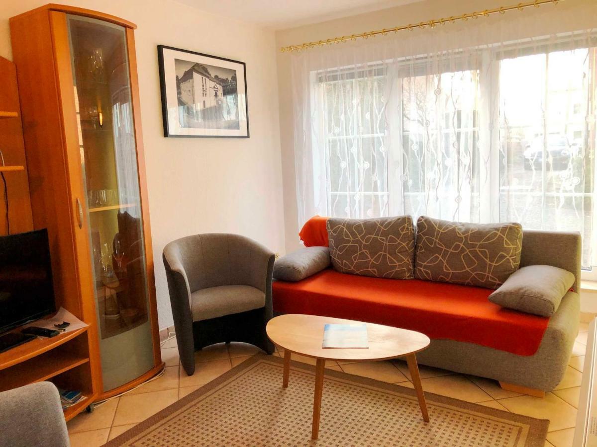Two-Bedroom House,845950883:JPEG