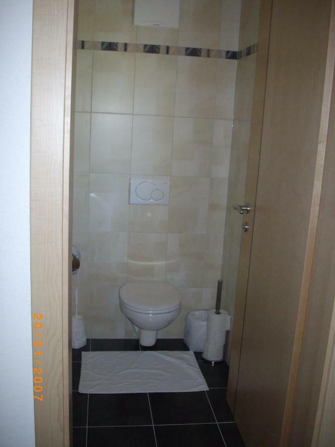Single Room,768816964:JPEG