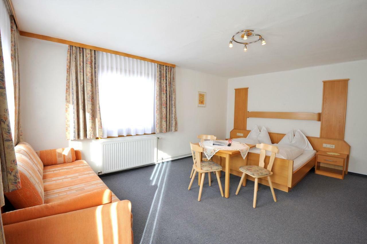 Triple Room,855209198:JPEG