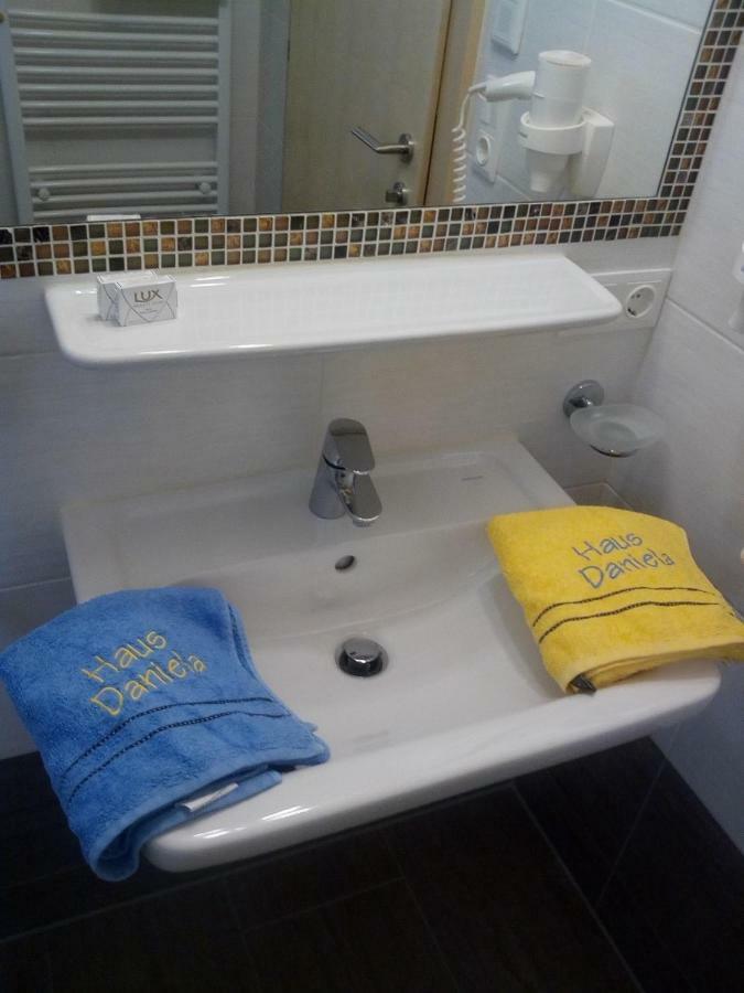 Three-Bedroom Apartment with Shower,856246466:JPEG