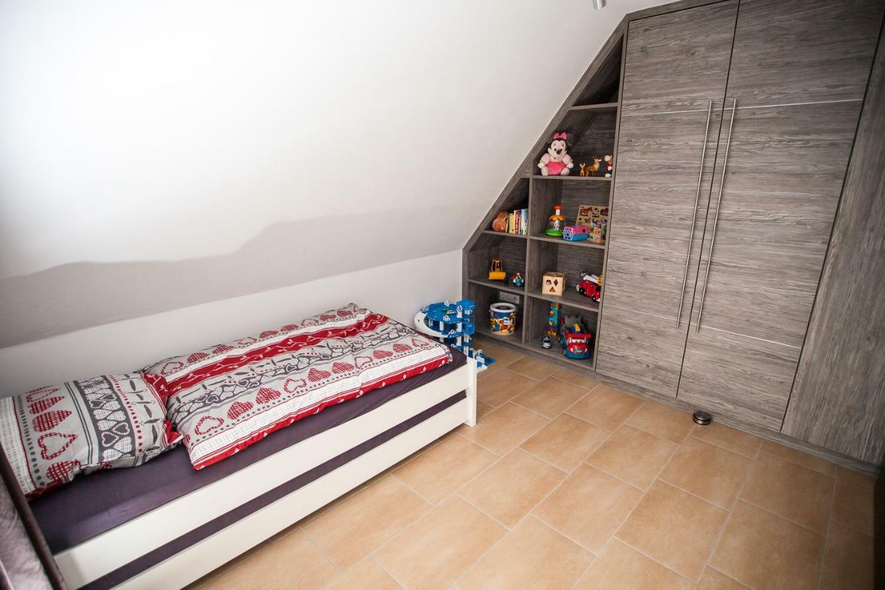 Four-Bedroom House,857959523:JPEG