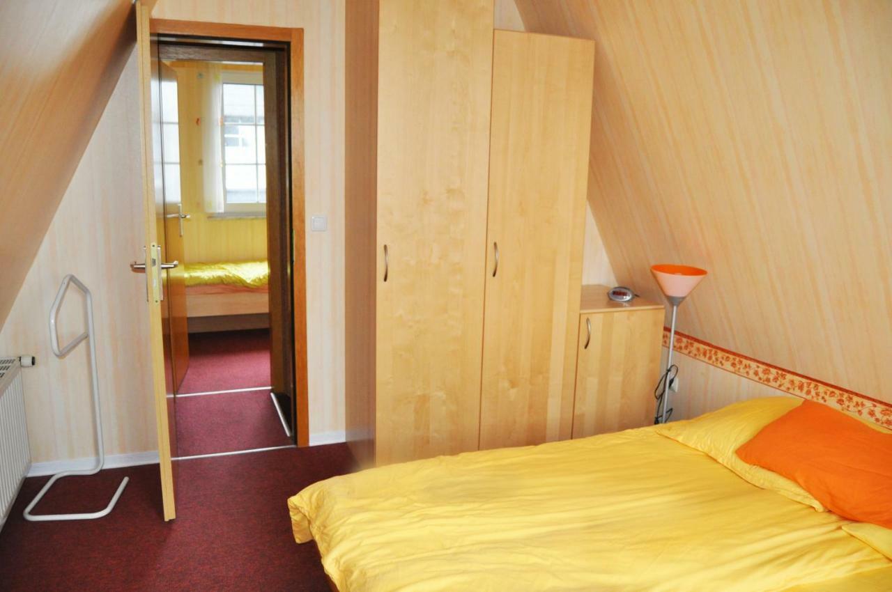 Two-Bedroom House,858014468:JPEG