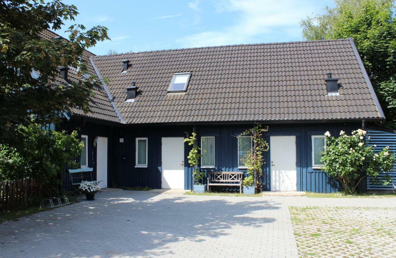 Four-Bedroom House,864557090:JPEG